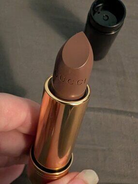 Gucci Long Lasting Satin Lipstick in Pauline Brown 109